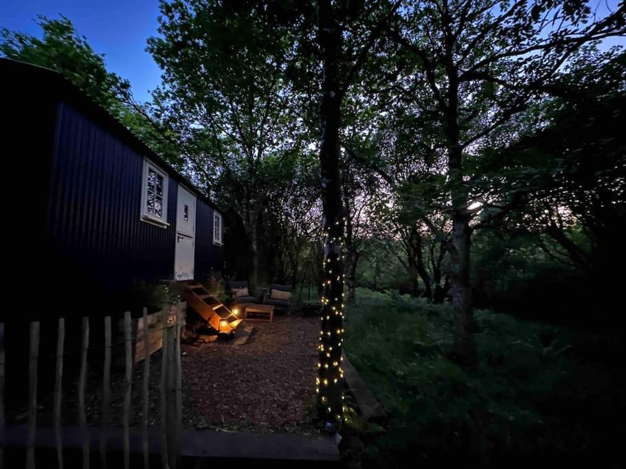 Cornwall Woodland Shepherd'S Hut - Dennis Hut Bodmin Luaran gambar
