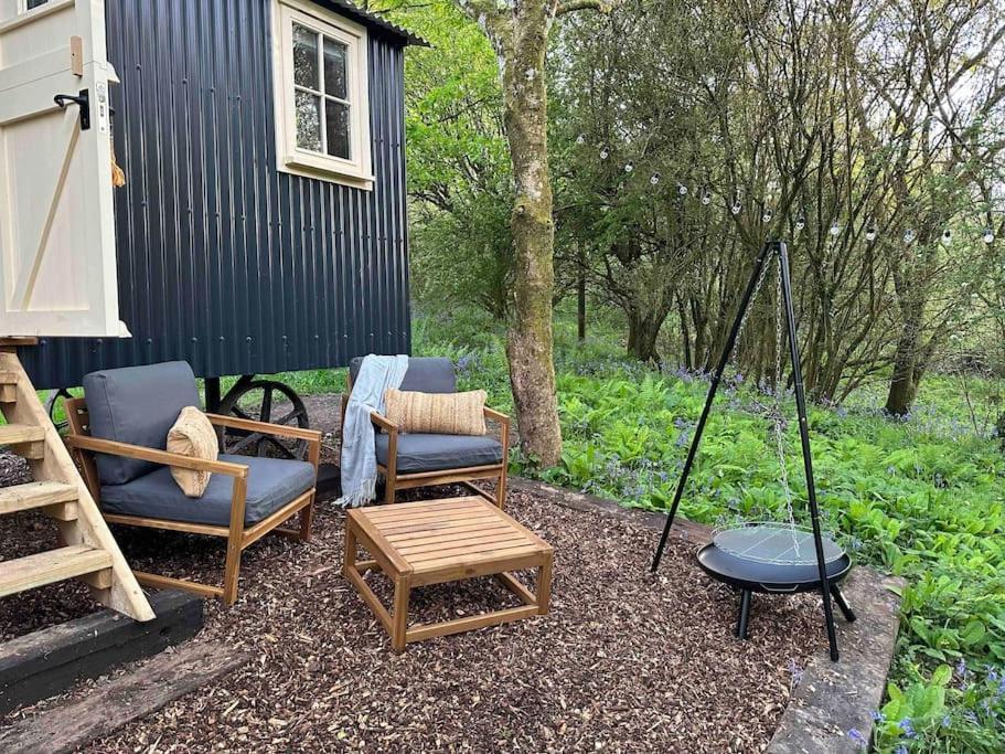 Cornwall Woodland Shepherd'S Hut - Dennis Hut Bodmin Luaran gambar