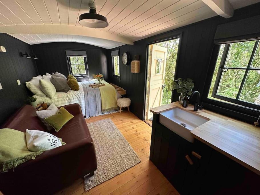 Cornwall Woodland Shepherd'S Hut - Dennis Hut Bodmin Luaran gambar