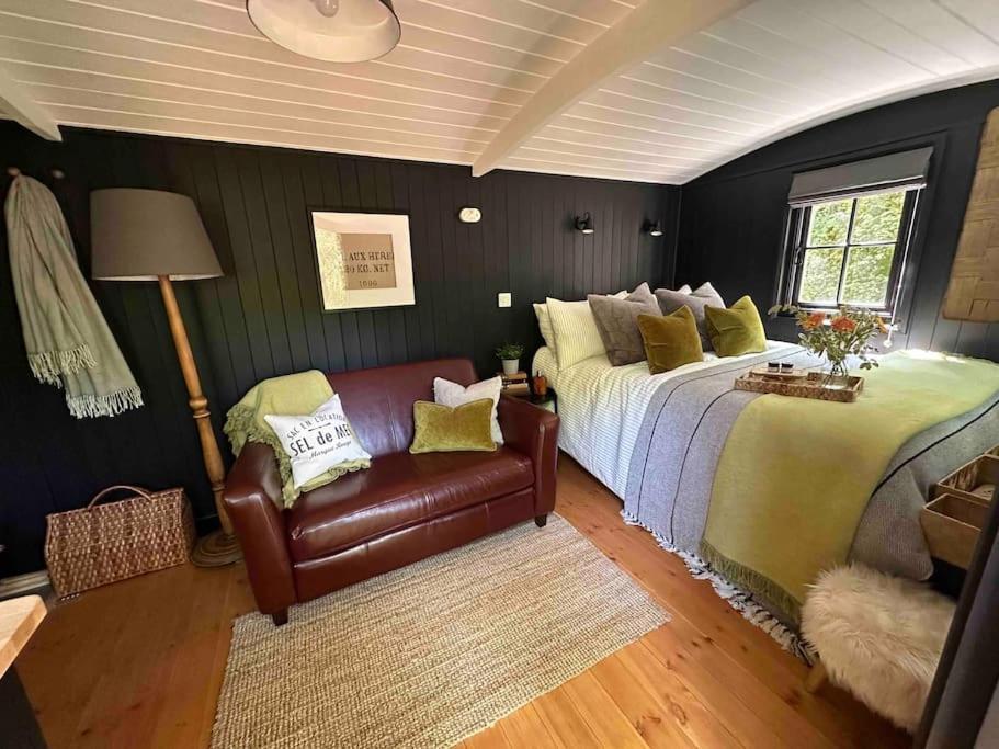Cornwall Woodland Shepherd'S Hut - Dennis Hut Bodmin Luaran gambar