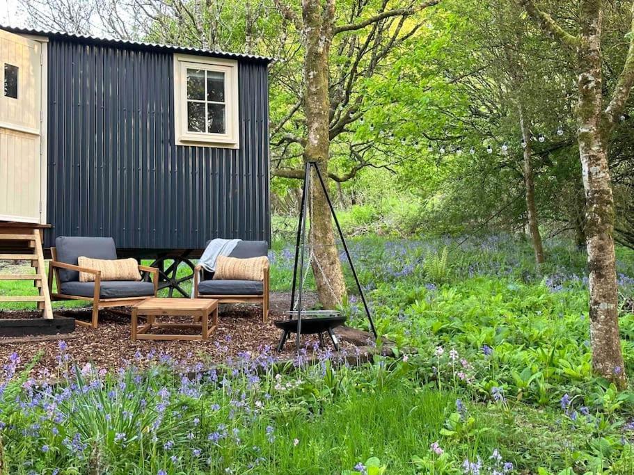 Cornwall Woodland Shepherd'S Hut - Dennis Hut Bodmin Luaran gambar